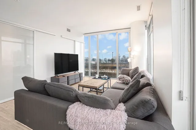 Additional image 17 of 105 The Queensway Ave Unit 303