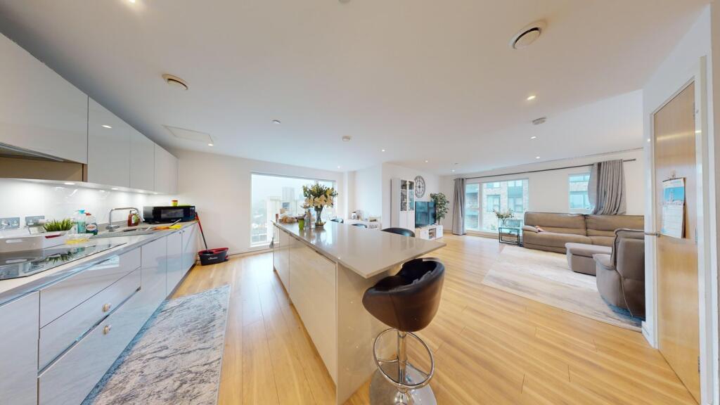 Additional image 4 of Cherry Orchard Road, Croydon, CR0