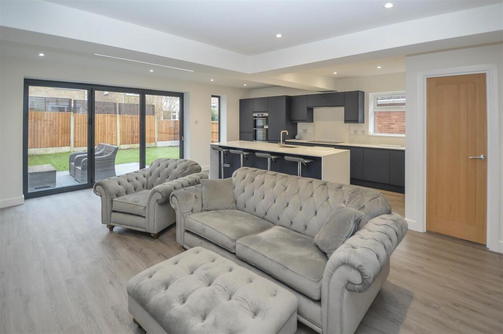 Additional image 15 of Robin Close, Billericay