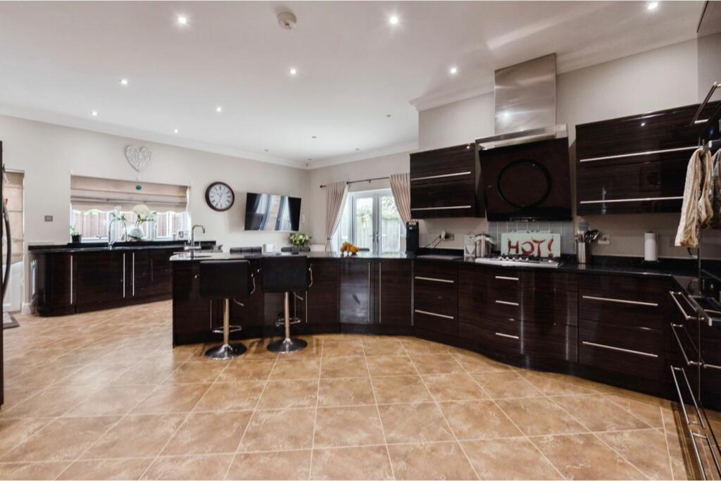 Additional image 4 of Mountnessing Road, Billericay, CM12