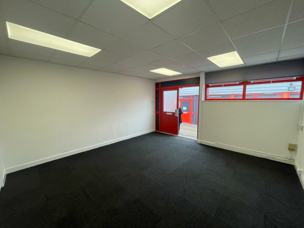 Additional image 7 of Harlow