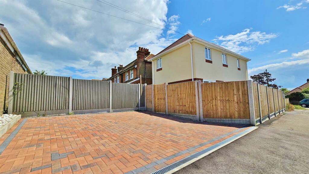 Additional image 31 of Fifth Avenue, Frinton-On-Sea