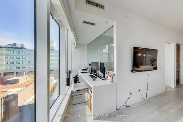 Additional image 6 of 197 Yonge St Unit 1514