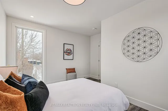 Additional image 15 of 421 Silverthorn Ave