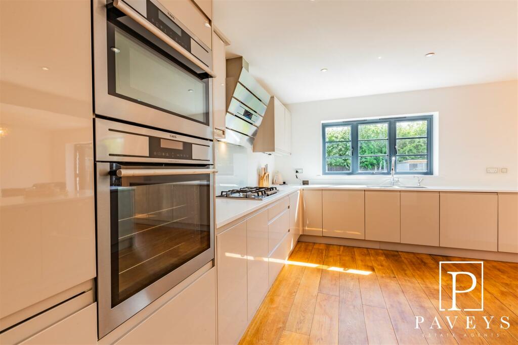 Additional image 6 of White Lodge Crescent, Thorpe-Le-Soken