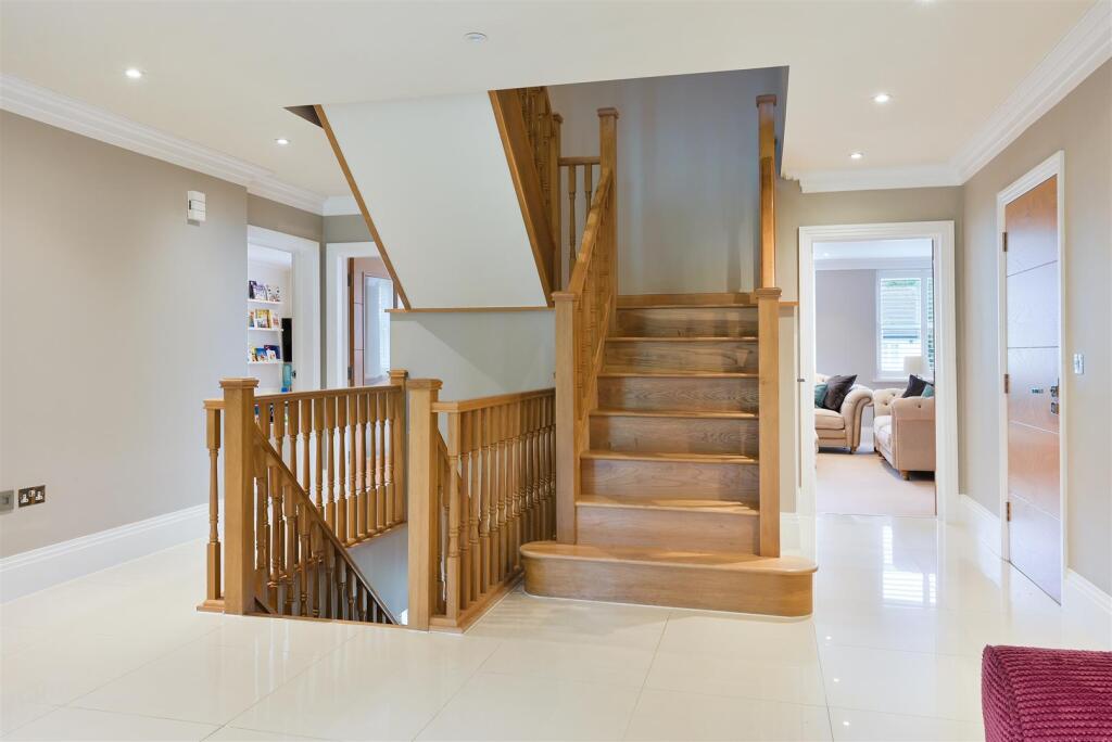 Additional image 15 of High Oaks Close, Coulsdon
