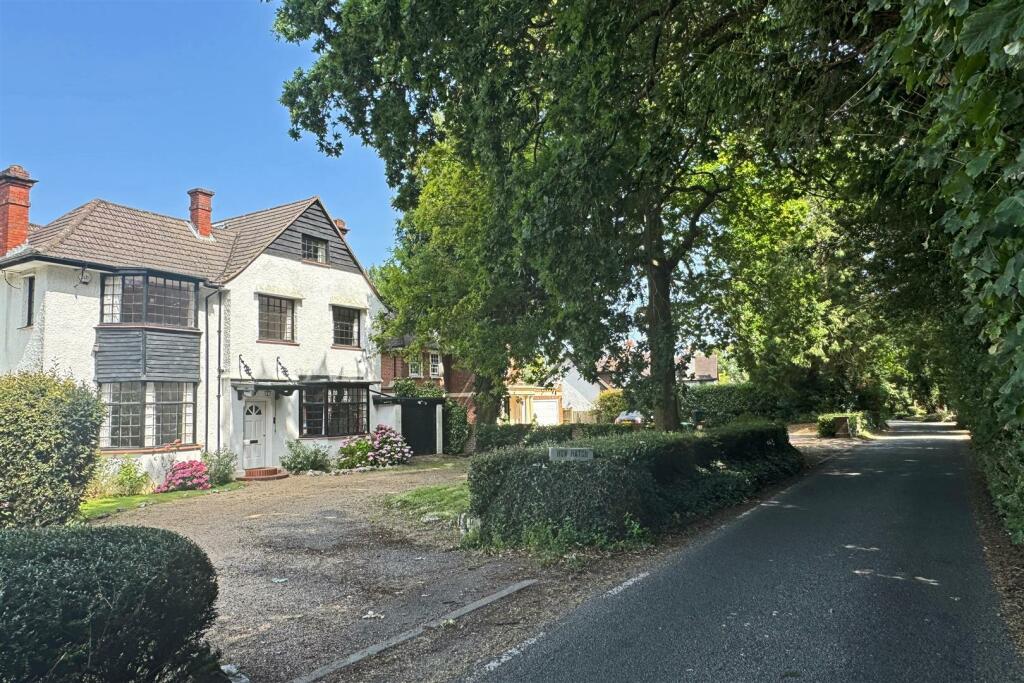 Additional image 35 of How Lane, Chipstead, Surrey