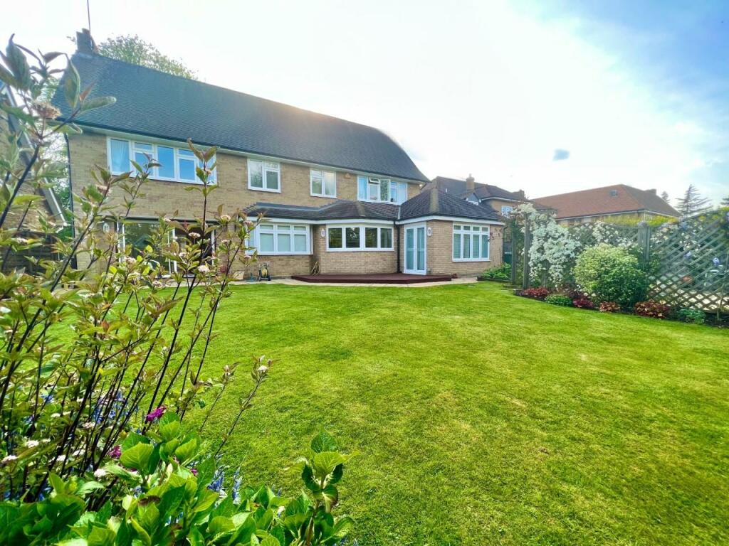 Additional image 3 of Roundwood Grove, Hutton Mount, Brentwood