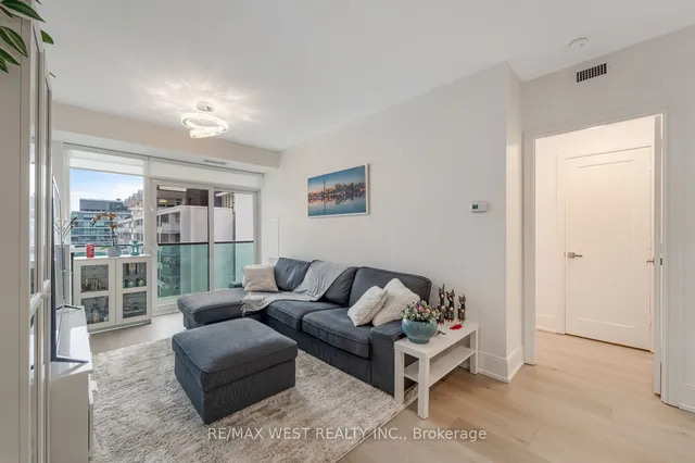 Additional image 14 of 70 Roehampton Ave Unit 1122