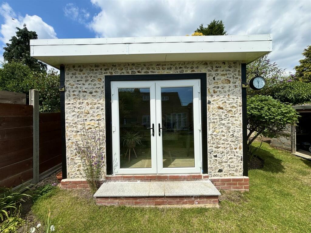 Additional image 27 of Vauxhall Drive, Braintree