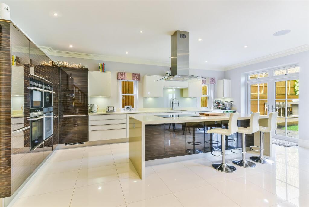 Additional image 5 of High Oaks Close, Coulsdon