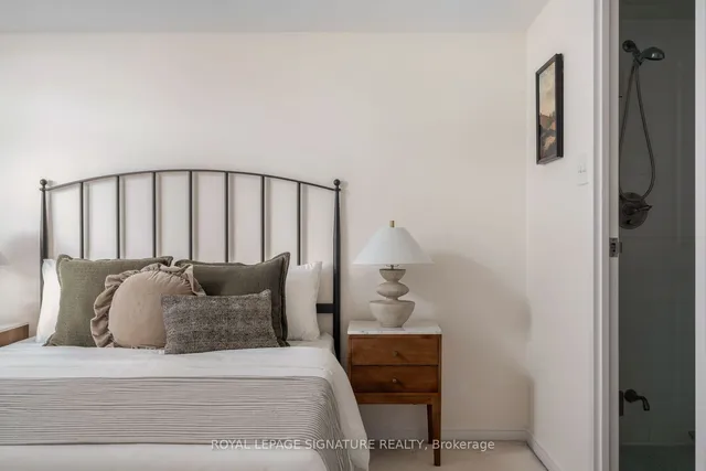 Additional image 22 of 10 Yonge St Unit 413