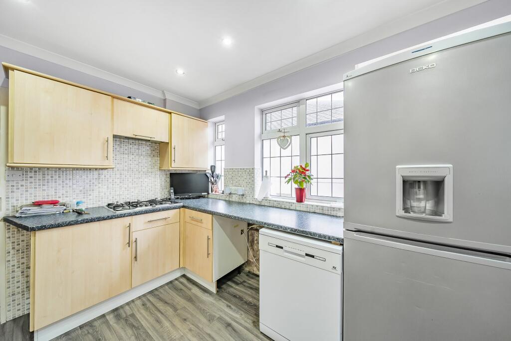 Additional image 16 of Hillside Road, Billericay, CM11