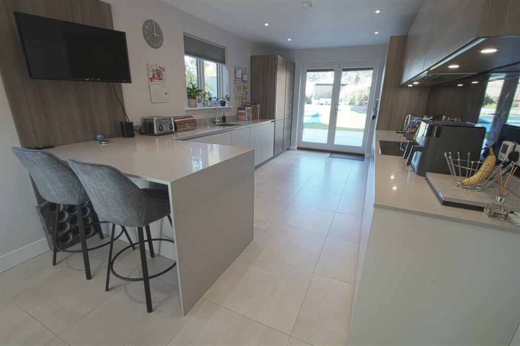 Additional image 9 of Coxes Farm Road, Billericay