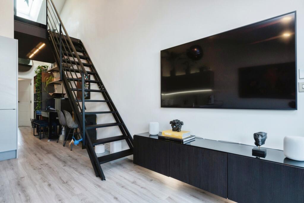 Additional image 10 of Edward Road, Coulsdon, CR5