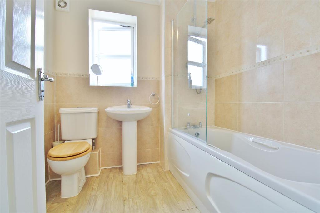 Additional image 18 of Third Avenue, Walton On The Naze