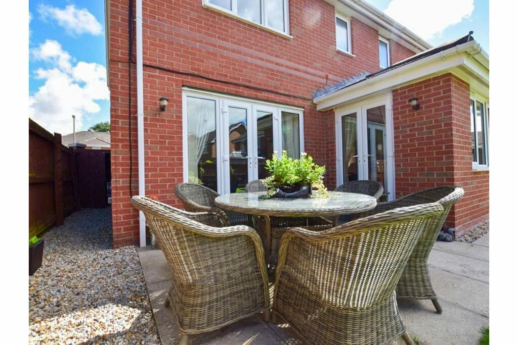 Additional image 25 of Millfield, Neston, CH64