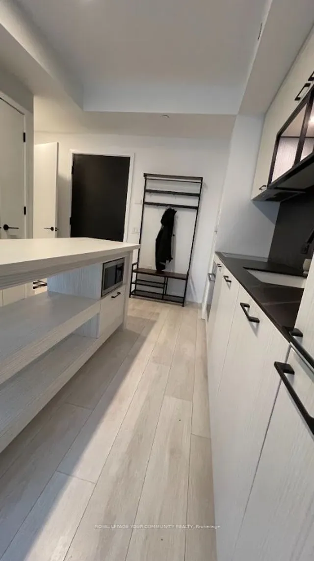 Additional image 4 of 505 Richmond St Unit 722