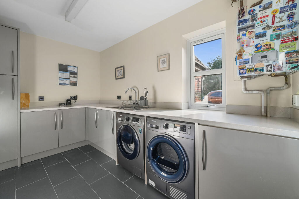 Additional image 13 of The Willows Gutters Lane Broomfield Chelmsford CM1 7BT