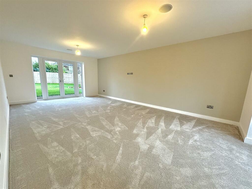 Additional image 15 of New Builds @ Mangapp Chase, Burnham-On-Crouch