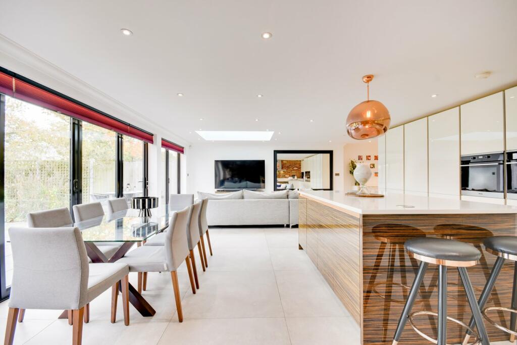 Additional image 8 of The Vale, Stock, CM4