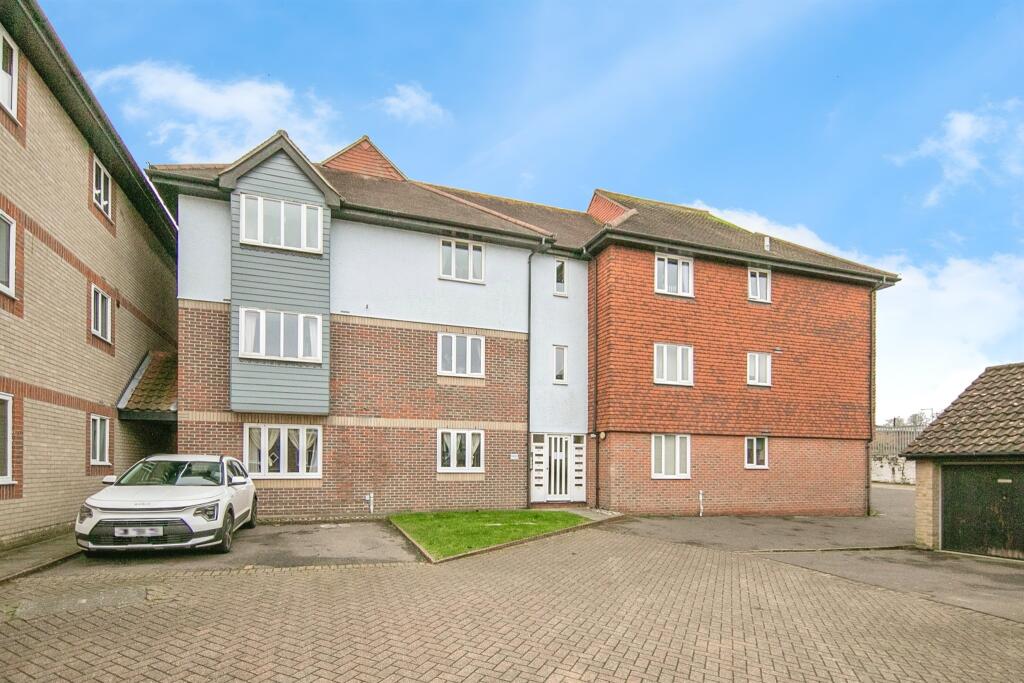 Nicholsons Grove, Colchester