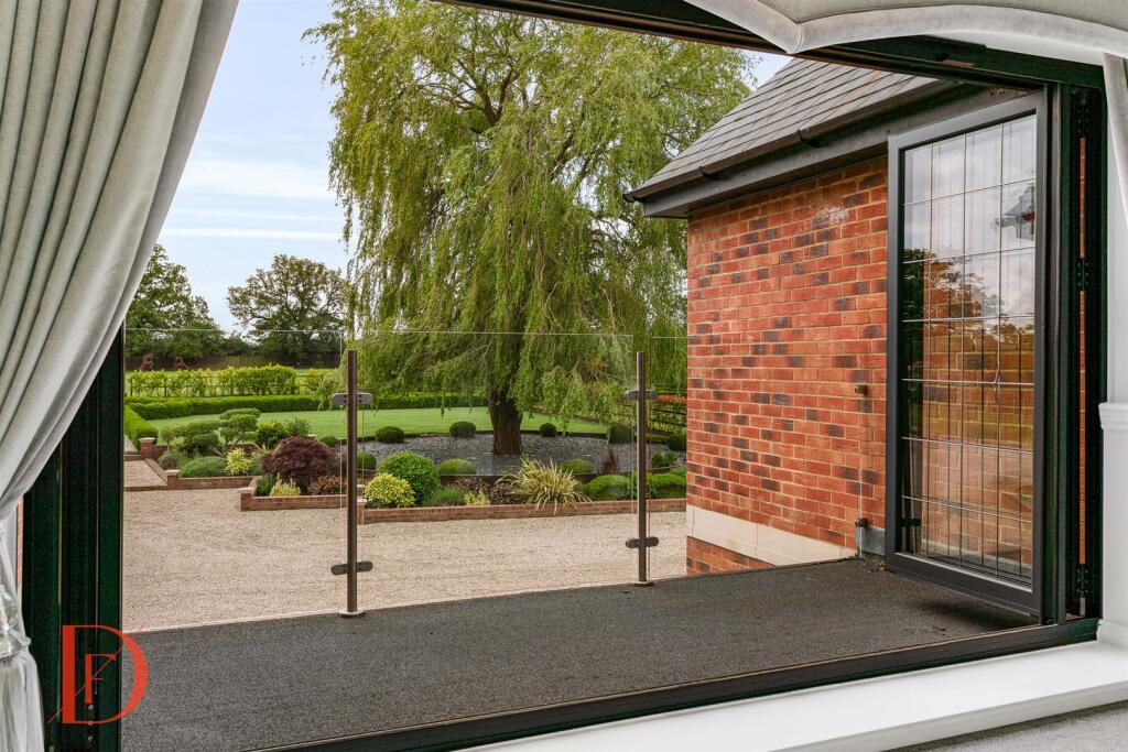 Additional image 27 of Coopersale Lane, Theydon Bois