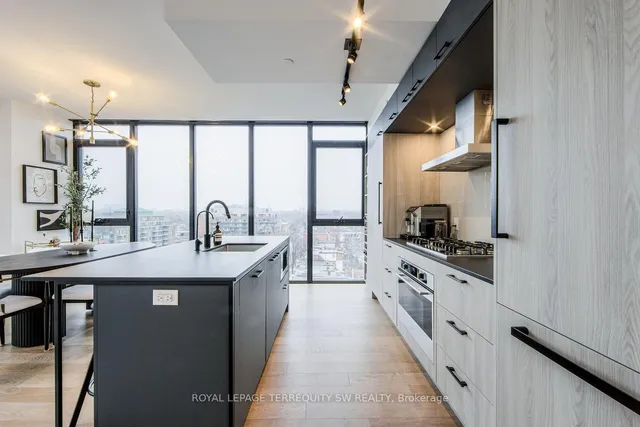 Additional image 7 of 41 Dovercourt Rd Unit 901