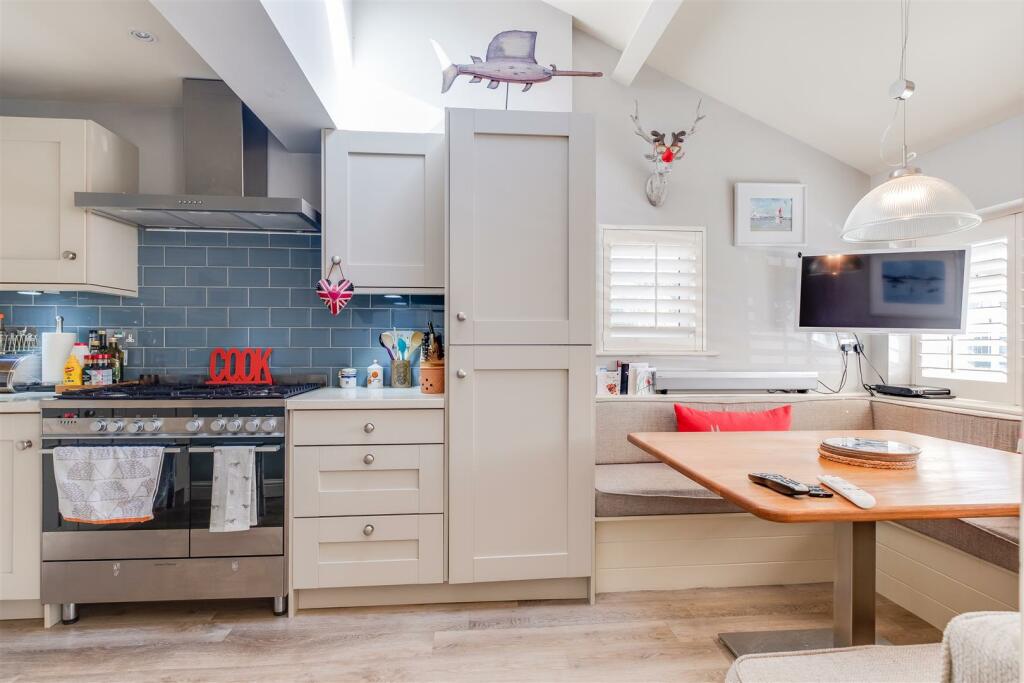 Additional image 3 of Ashtree Farm Court, Willaston, Neston