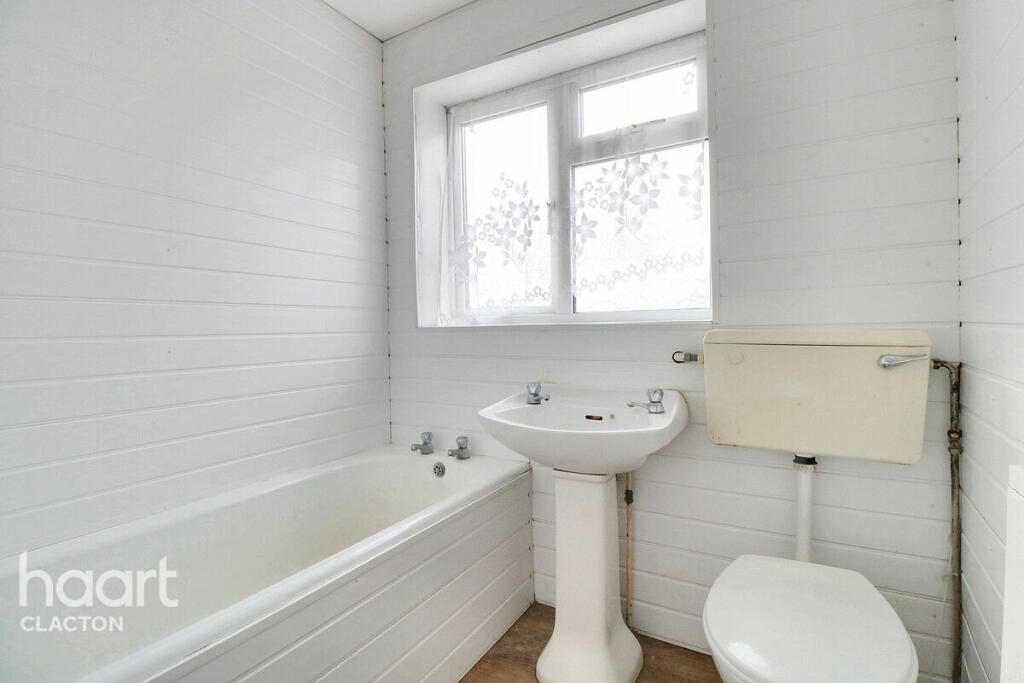 Additional image 6 of Tudor Parade, Clacton-On-Sea