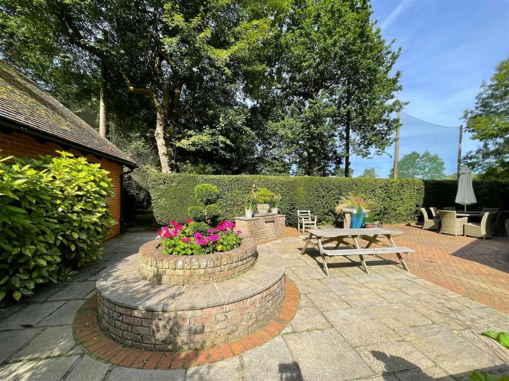 Additional image 36 of How Lane, Chipstead