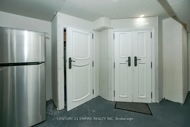 Additional image 26 of 4 Lake Louise Dr