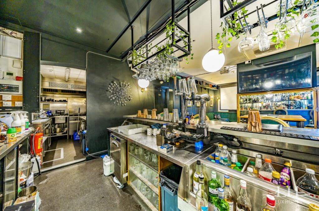 Additional image 11 of Library Bar, High Street, Ingatestone