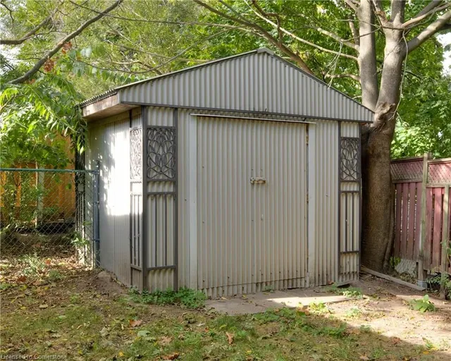 Additional image 36 of 42 Acacia St