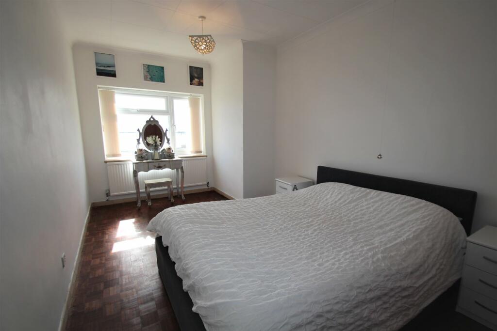 Additional image 10 of The Parade, WALTON ON THE NAZE, CO14