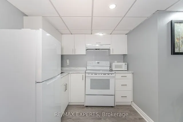 Additional image 32 of 9 Grand River Crt