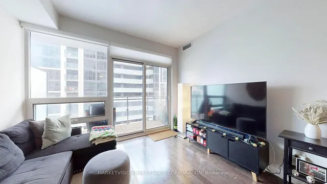 Additional image 10 of 460 Adelaide St Unit 1817