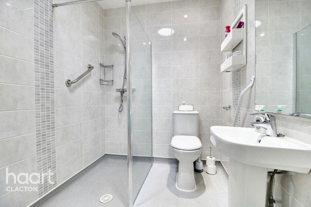 Additional image 30 of Marine Parade East, Clacton-On-Sea