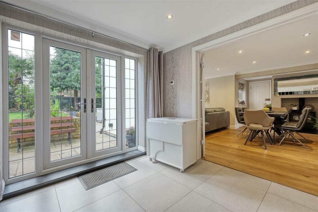 Additional image 17 of Stunning Detached Cottage:  Roydon