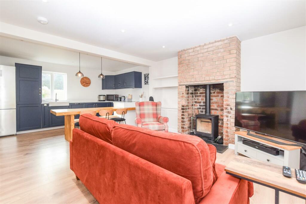 Additional image 18 of Puddington Lane, Puddington, Neston