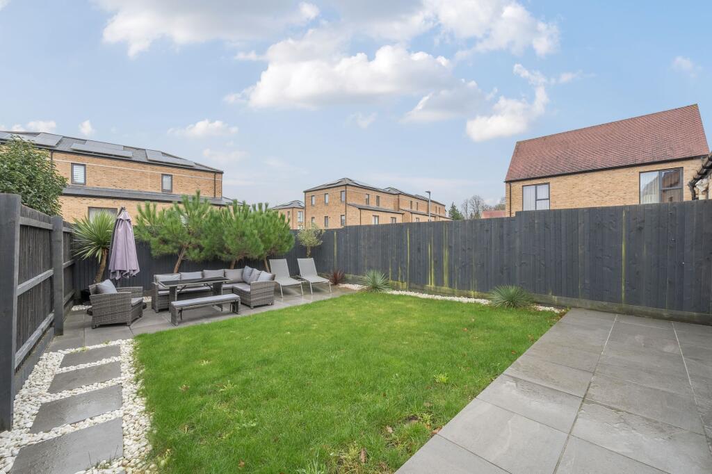 Additional image 18 of Van Brugh Avenue, Coulsdon, CR5