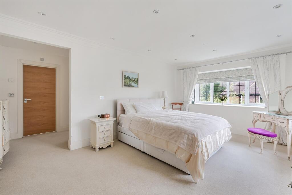 Additional image 10 of High Oaks Close, Coulsdon
