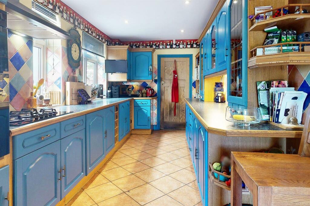 Additional image 10 of Straight Road, Colchester