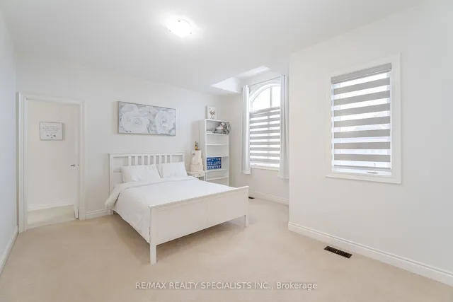 Additional image 26 of 42 Balloon Cres