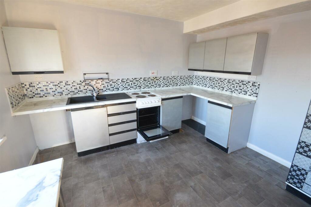 Additional image 12 of Oulton Hall, Marine Parade East, Clacton-On-Sea