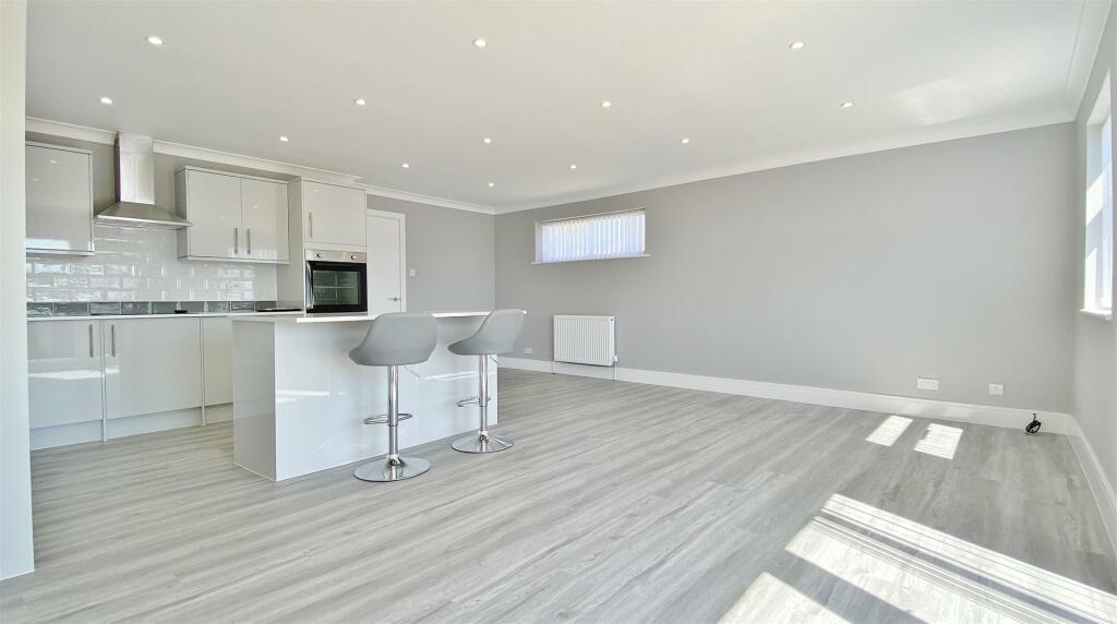 Additional image 3 of Great Harrods, Walton On The Naze