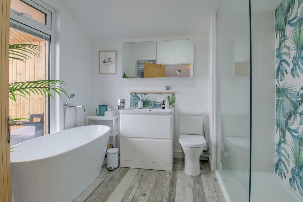 Additional image 27 of Eastern Promenade, Point Clear Bay, Essex, CO16