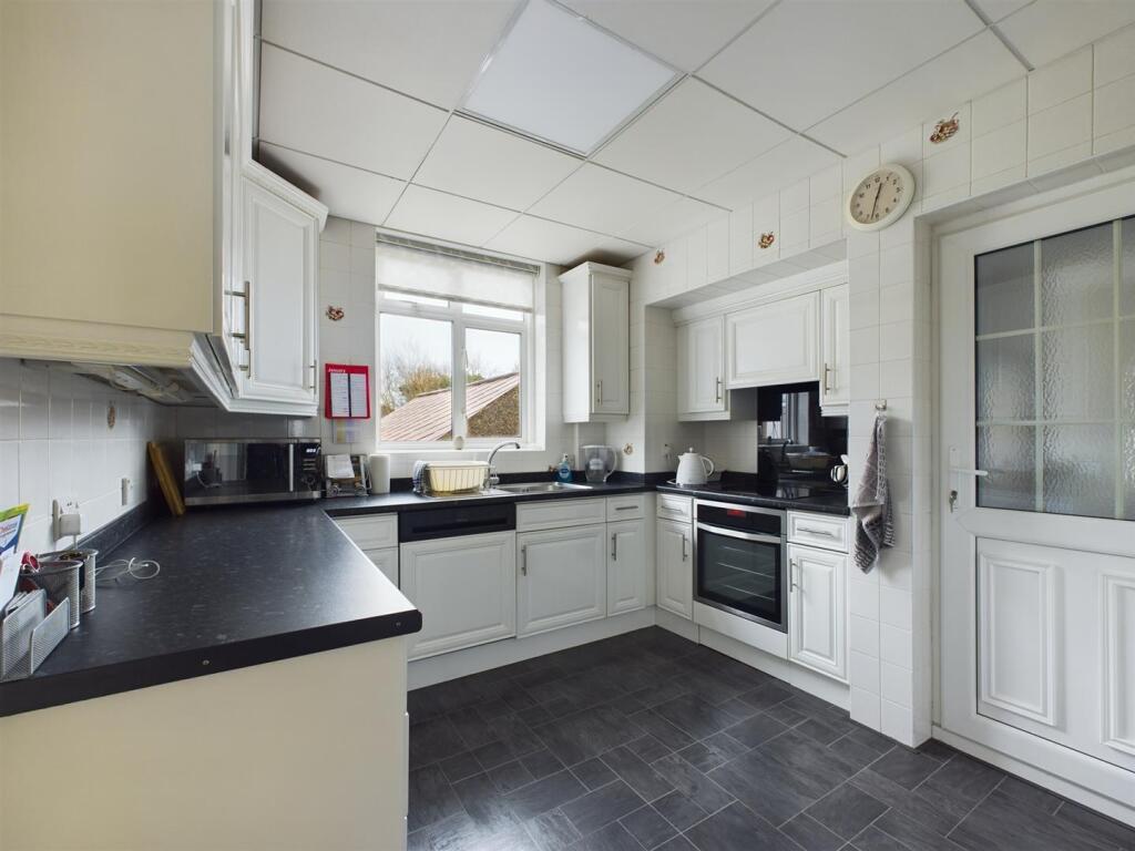 Additional image 2 of Alexander Road, Coulsdon