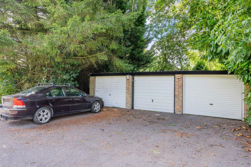 Additional image 21 of High Road, Chipstead, Coulsdon