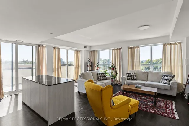 Additional image 2 of 30 Inn On The Park Dr Unit 320